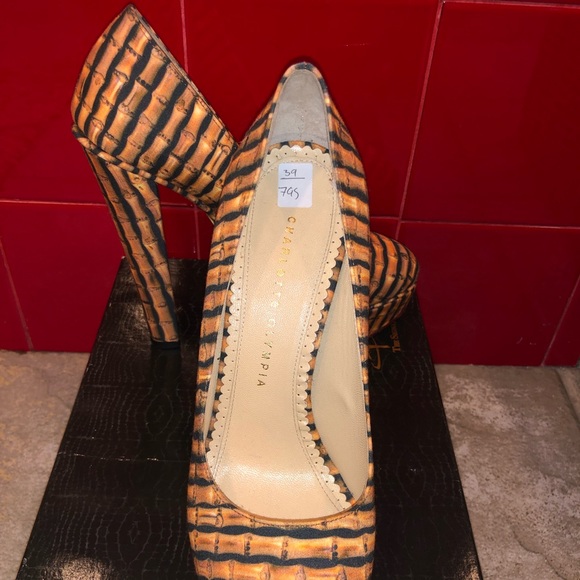 **AUTHENTIC** Charlotte Olympia Platform Pumps - Picture 4 of 8